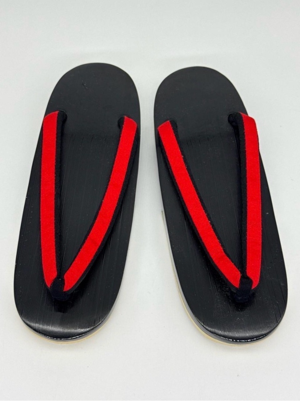 Black zori sandals with Red Straps